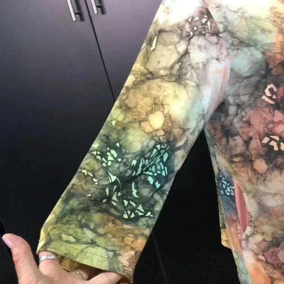 Flutter long sleeve, multicolor, hip pockets, round neck soft comfy feel - Picture 3 of 12